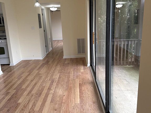 2nd image of 2754 Hollywood Rd APT 104