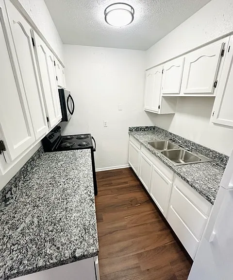3016-18 Jean Lafitte Pkwy #3018-C — Photo 4