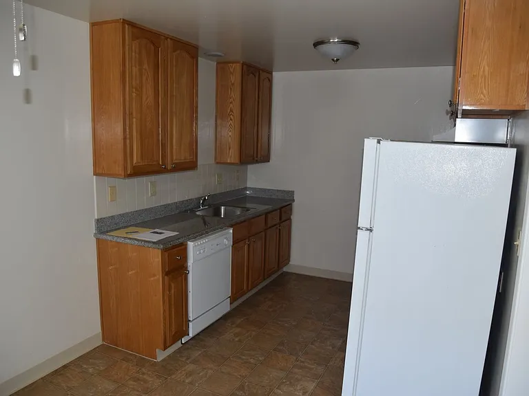 1839 Woodside Rd — Photo 3