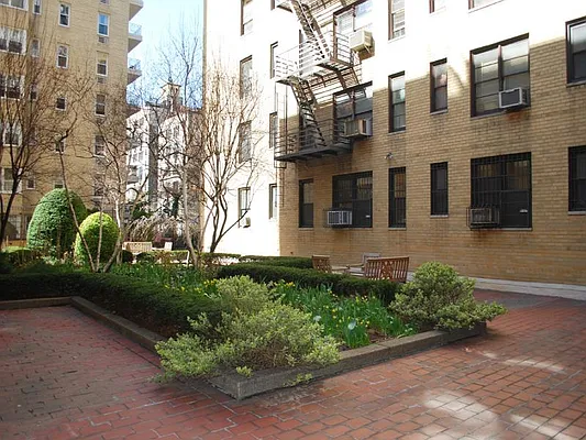 Sold by Sotheby's International Realty | media 8