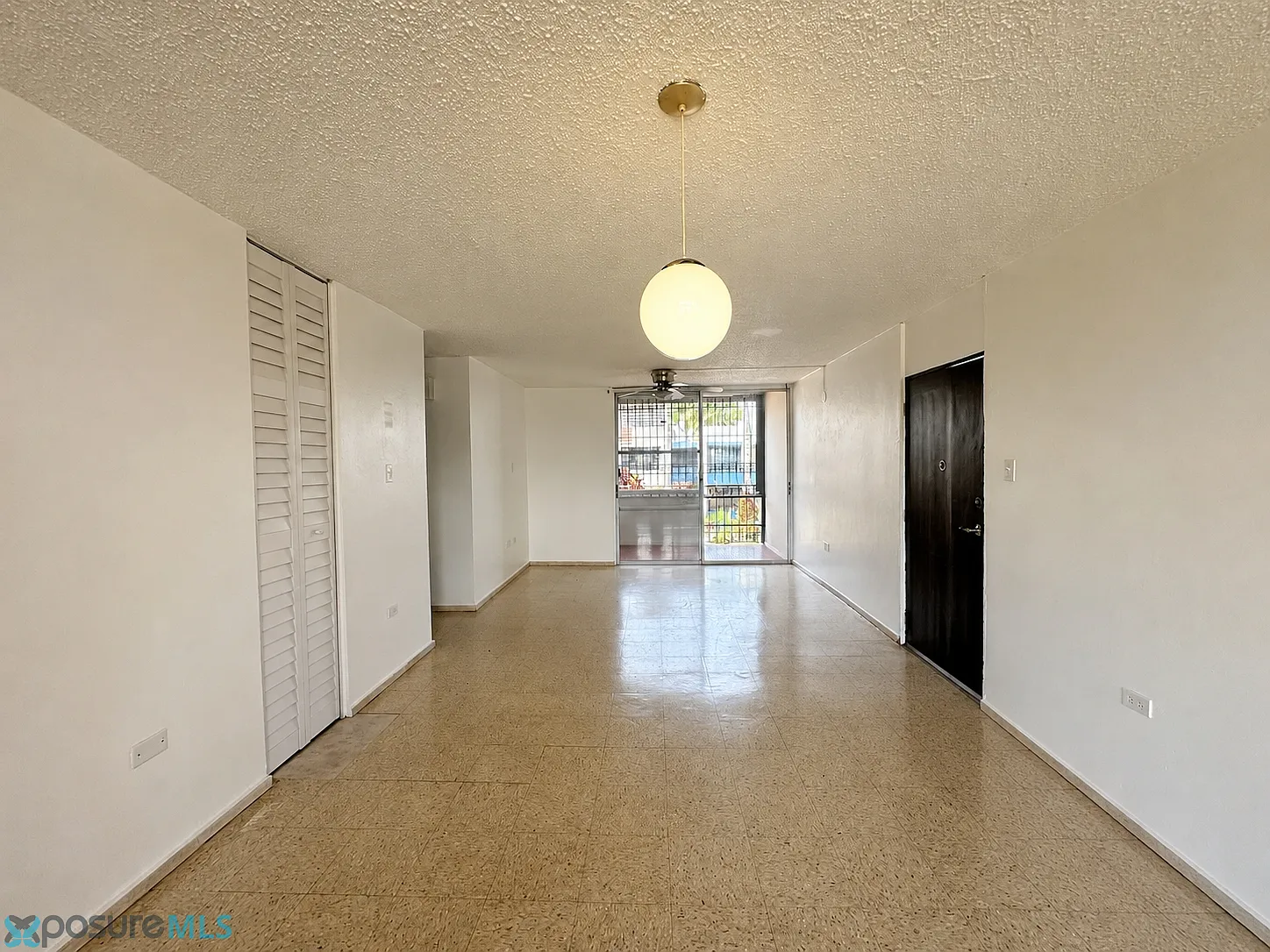 3 bed, 2.0 bath, 900 sqft, $1,250 — Photo 3