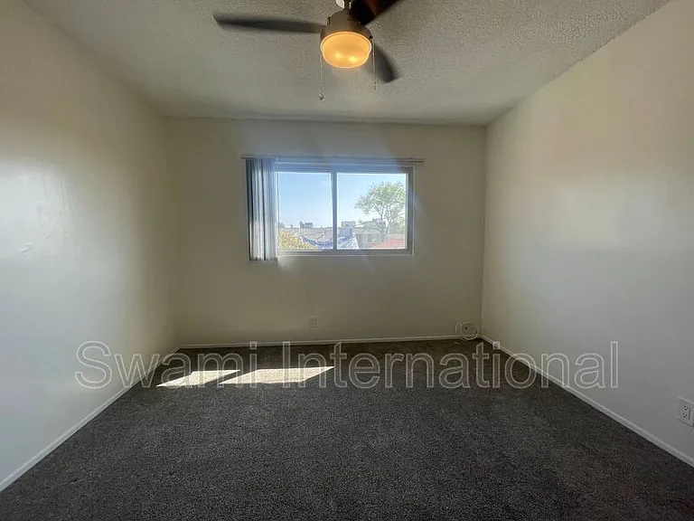 633 S Walnut St #7 — Photo 16