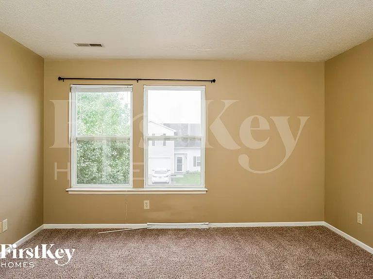 96 Winterwood Dr — Photo 11