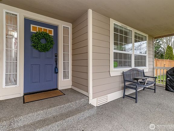 3rd image of 12516 204th Avenue Ct E