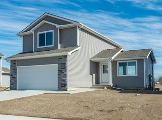 1671 NW Savannah Dr, Ankeny, IA 50023