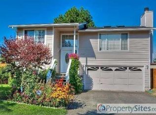 17124 Spanaway Ln E, Spanaway, WA 98387