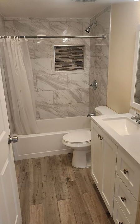1st image of 1043 W 107th St #1