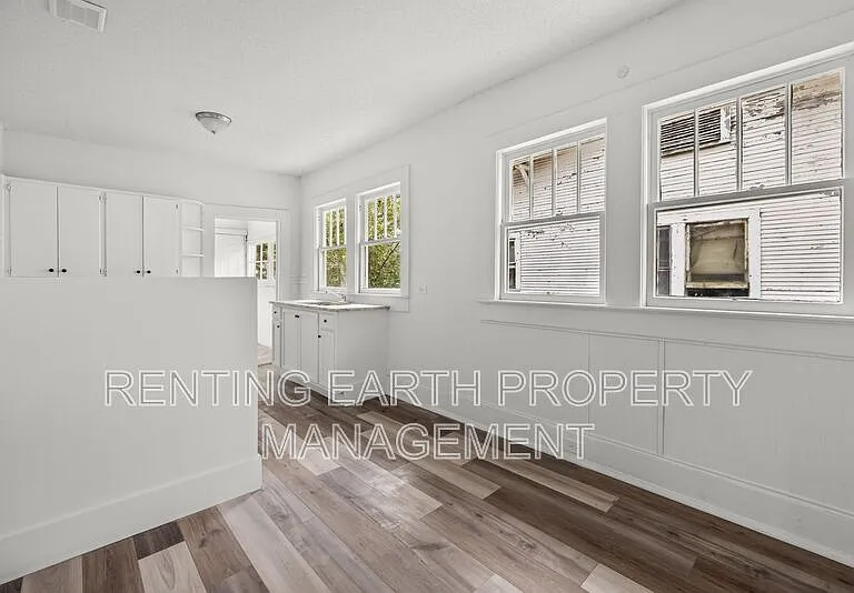 1757 48th St — Photo 9
