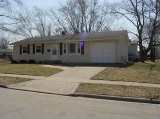 1014 W 10th St, Belvidere, IL 61008