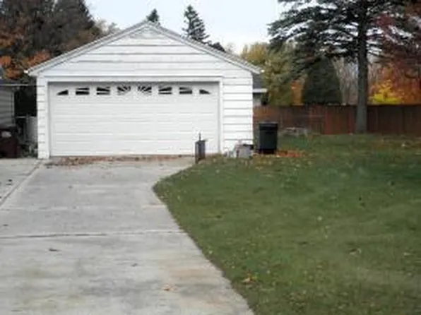 1716 VIEBAHN STREET, Manitowoc, WI 54220