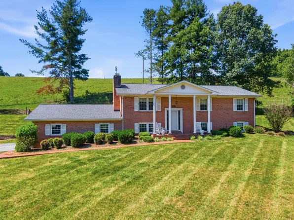 5725 Graysontown Rd, Radford, VA 24141