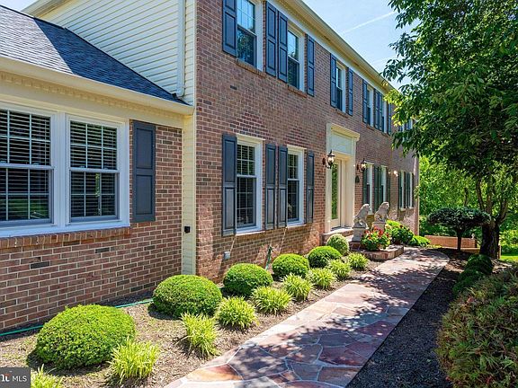 2nd image of 1435 Rosewood Hill Dr