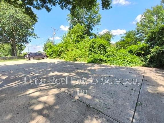 3rd image of 1101 NW Mock Ave #B