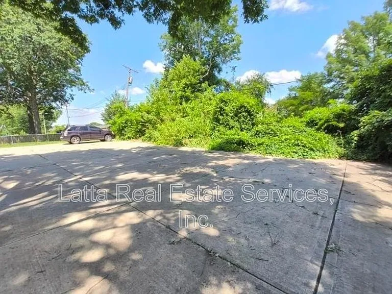 1101 NW Mock Ave #B — Photo 3