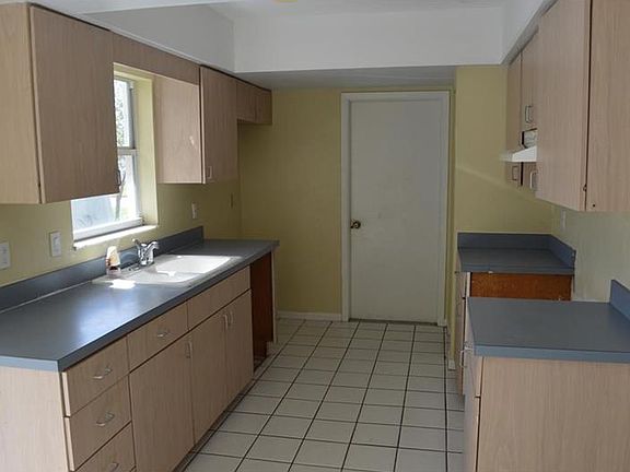 4th image of 7529 Armand Cir