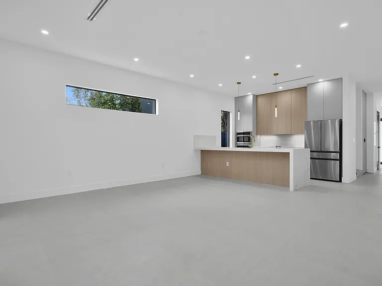 5117 NW 3rd Ave — Photo 11
