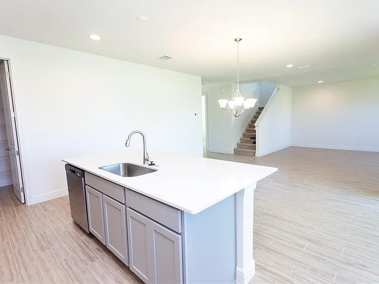 820 Lowood Ct — Photo 16