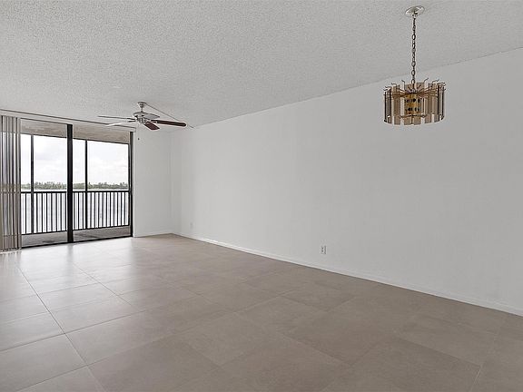 4th image of 111 Lake Emerald Drive #409