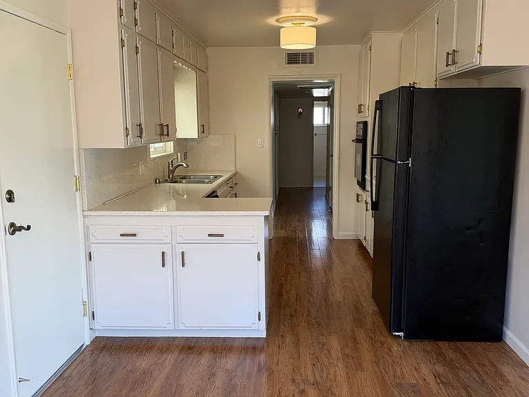 1484 E Sample Ave — Photo 2