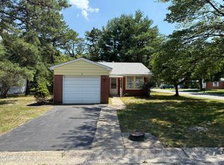 6 Concord Ln, Manchester Township, NJ 08759