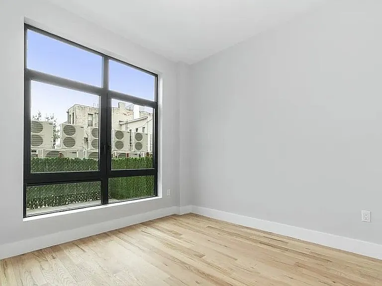 150 Eagle St #3R — Photo 12