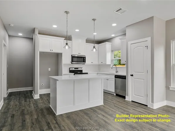 1207 Henderson St, Bryan, TX 77803