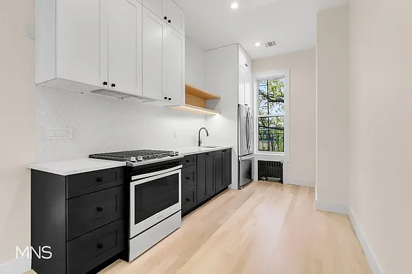 Rented by MNS | media 4