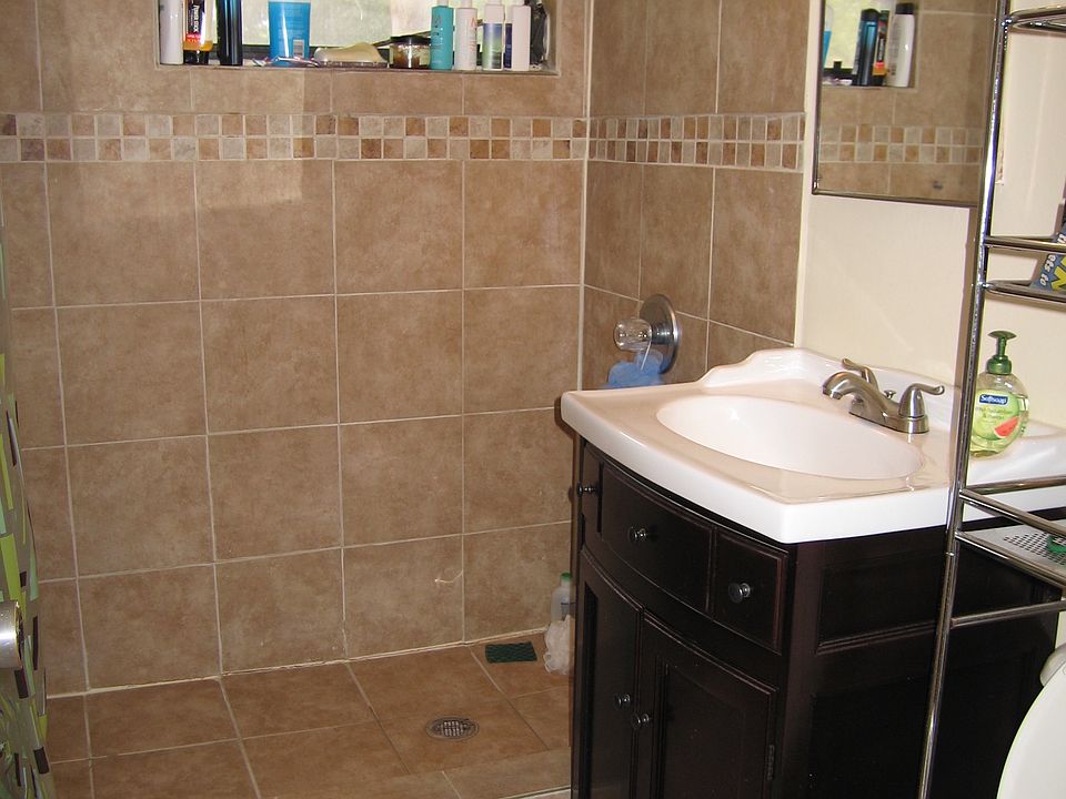 1st image of 1712 SW 24th St
