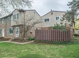 215 Sheffield Dr — Photo 9