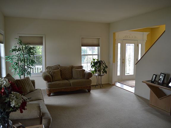 5th image of 6 Scenicview Cres