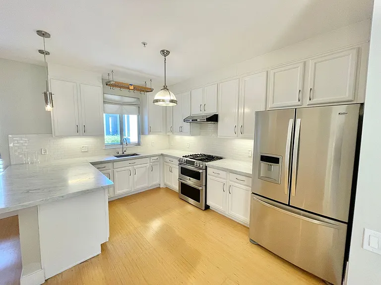 638 19th St #11 — Photo 4
