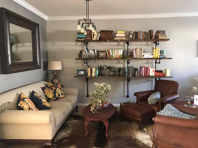 Custom shelves (to stay)
