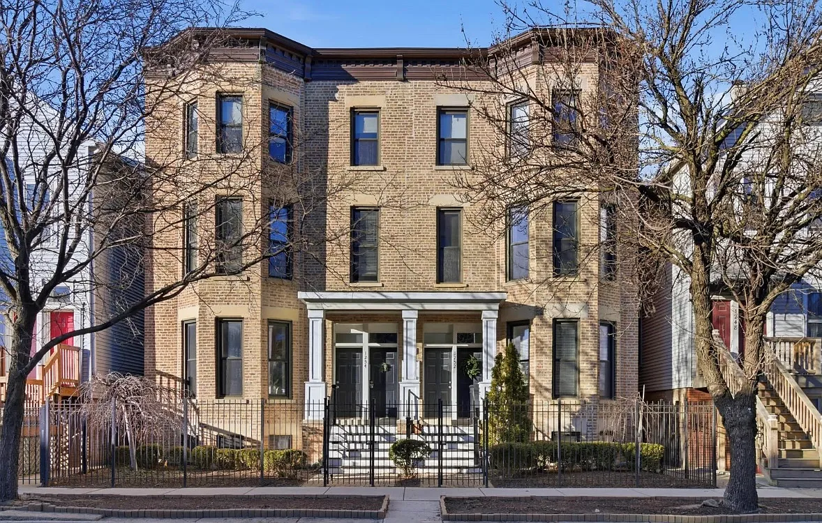 Photo 1 of 10 - 1254 W Diversey Pkwy #1 - Chicago, IL Primary Photo - 1254 W Diversey Pkwy #1