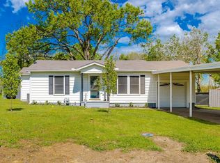 1615 Harrisee St, Terrell, TX 75160