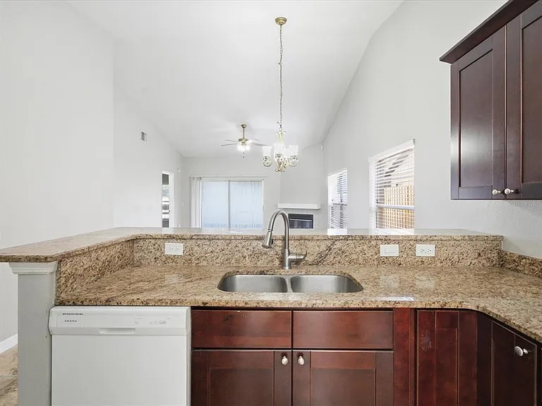 7615 Lemon Wood Ct — Photo 9