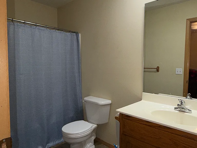 410 S Robert St — Photo 18