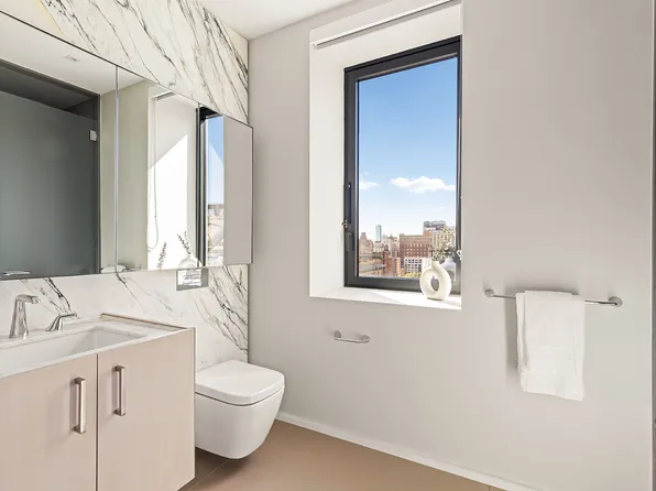 121 East 22nd Street image 7 of 22