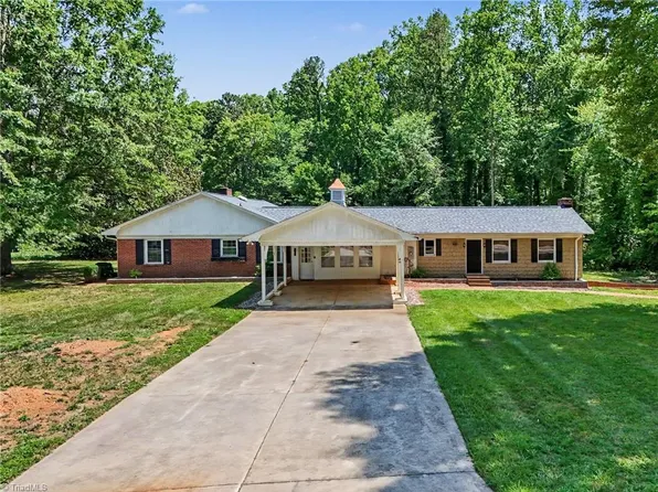 3063 Georgia Rd, Yadkinville, NC 27055