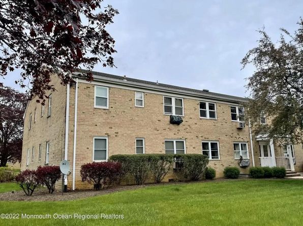 64 Manchester Ct APT G, Freehold, NJ 07728