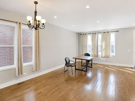 3rd image of 510 W 32nd St