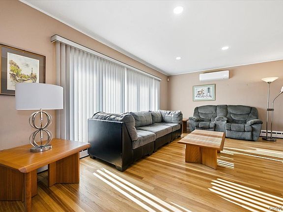 5th image of 658 Richmond Road