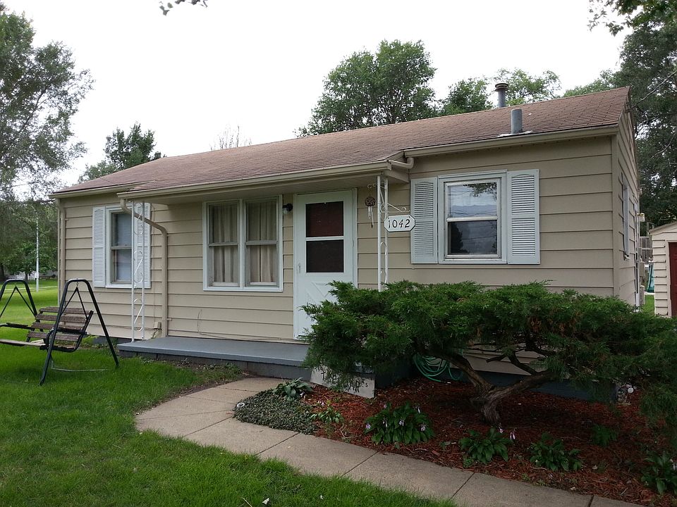 1st image of 1042 Fox Ave
