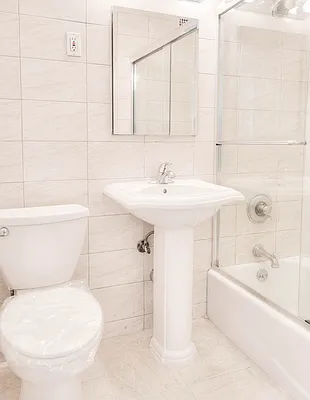 Rented by Oxford Property Group | media 18