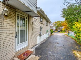 2835 Hollington Cres, Mississauga, ON L5K 1E8