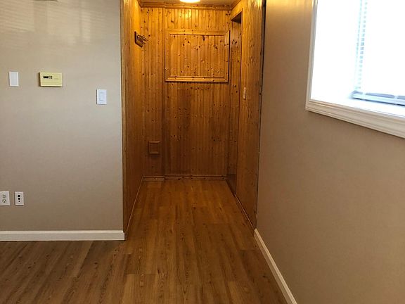 3rd image of 247 Wingham St
