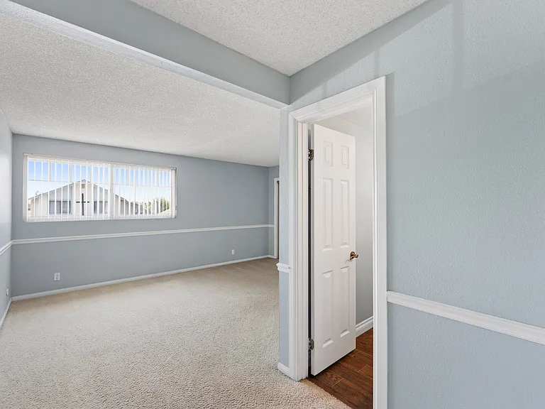 2292 Buffalo Ave — Photo 17