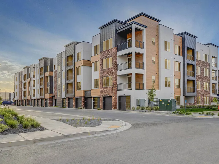 13601 S 600 W — Photo 44