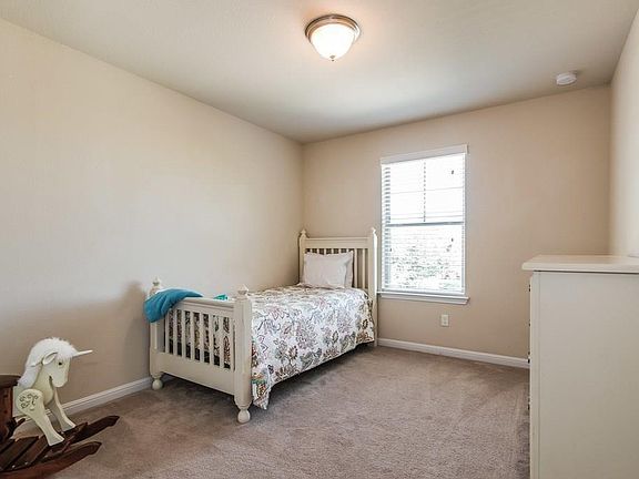 5th image of 244 Birch Dr
