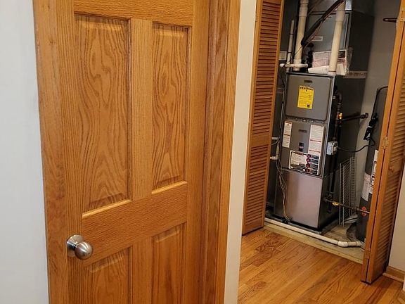 5th image of 2350 W Grand Ave Front 2