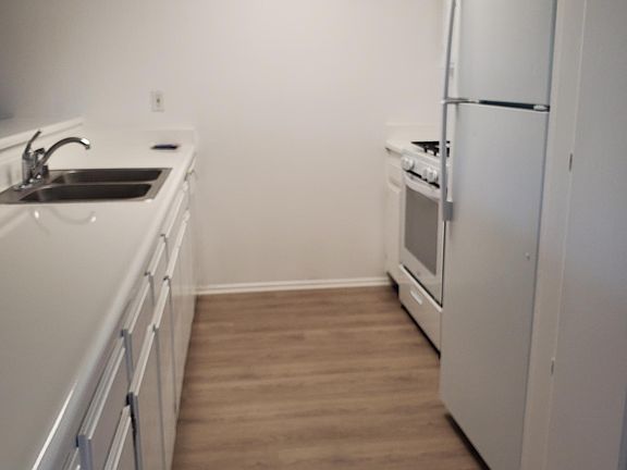 2nd image of 165 N 5th St